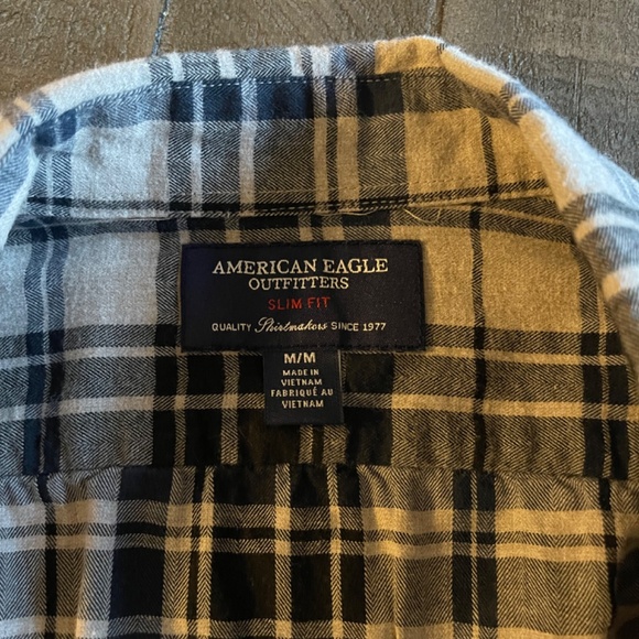 Men’s American Eagle Plaid Flannel Button-down Shirt - Picture 3 of 5